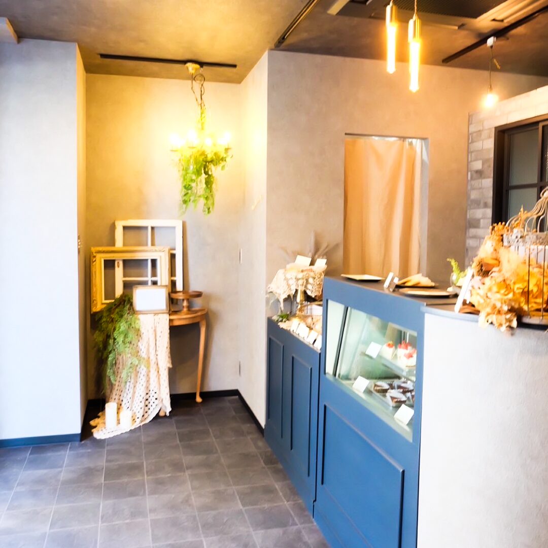 ケーキ店(店内・シャンデリア)